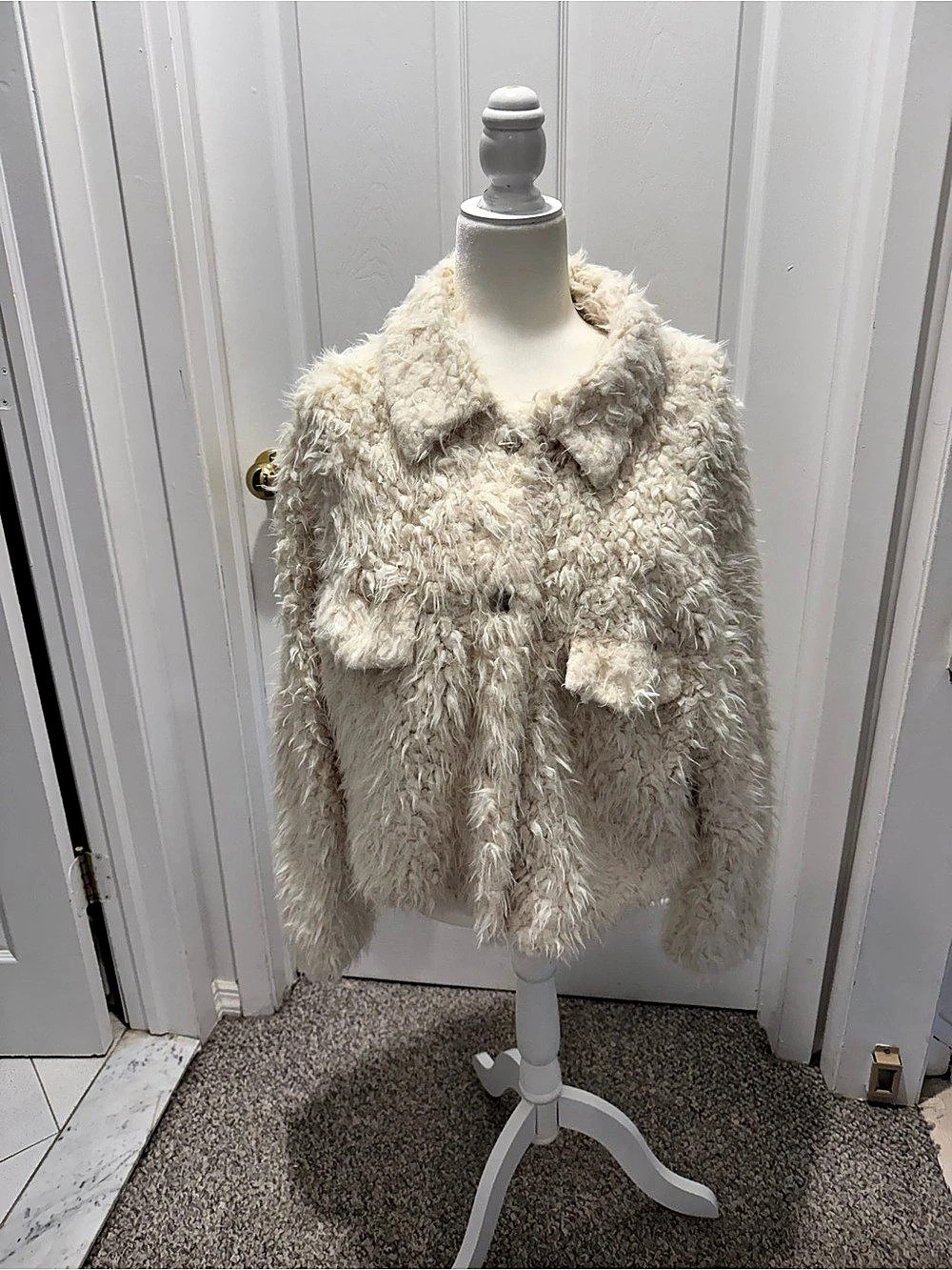 SHEIN Curve Cream Faux Fur Teddy Jacket Size 1XL Like New